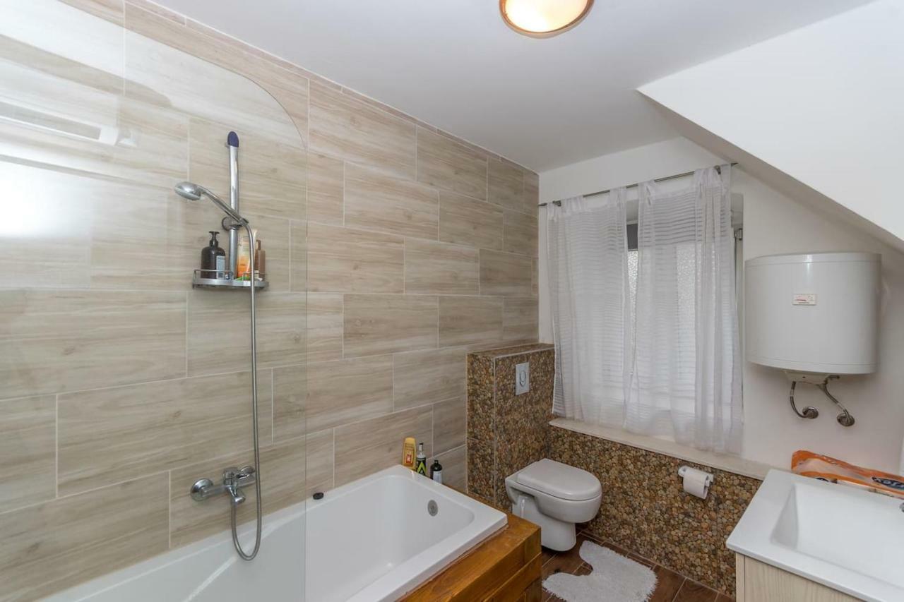 Villa Dalmatinska Kuca Blanka Kaštela Exterior foto